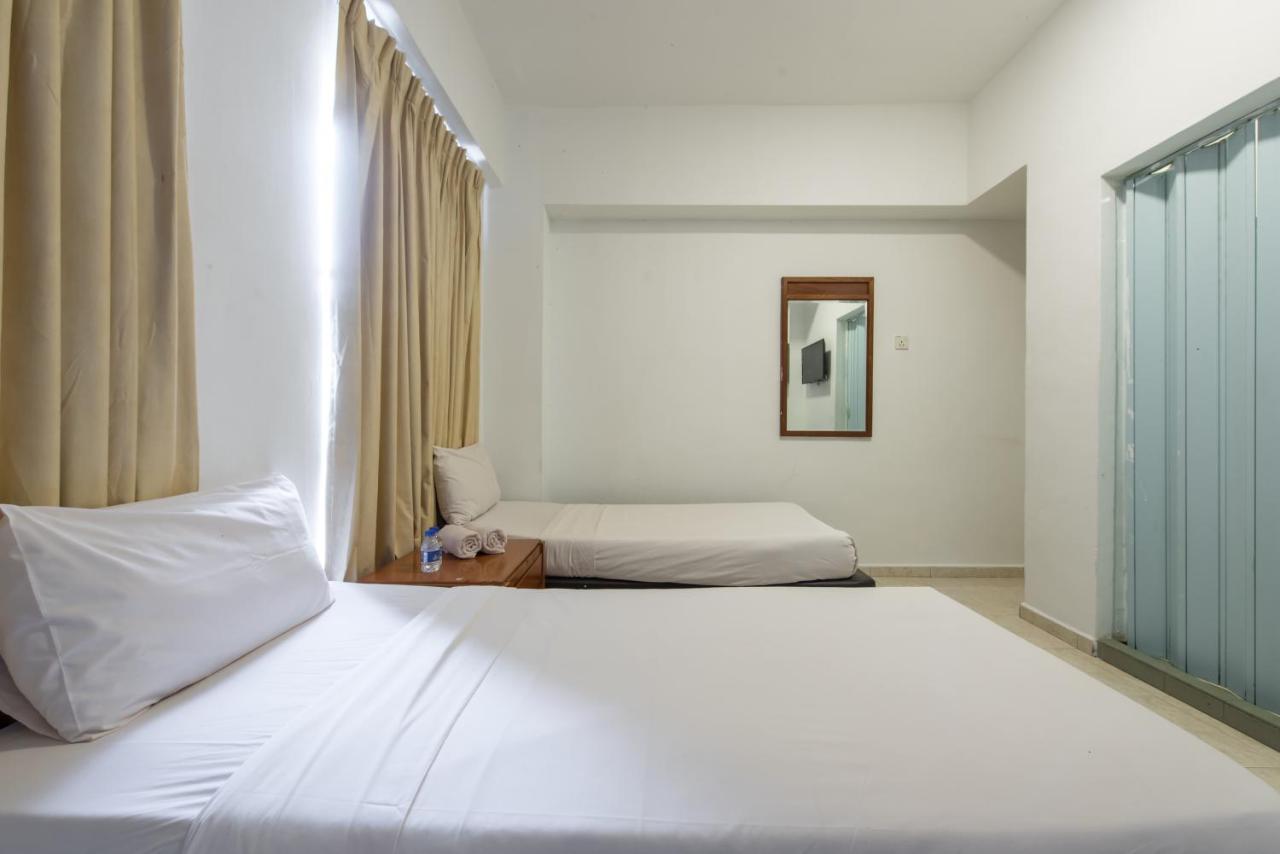 Hollitel Hotel Malacca Eksteriør bilde
